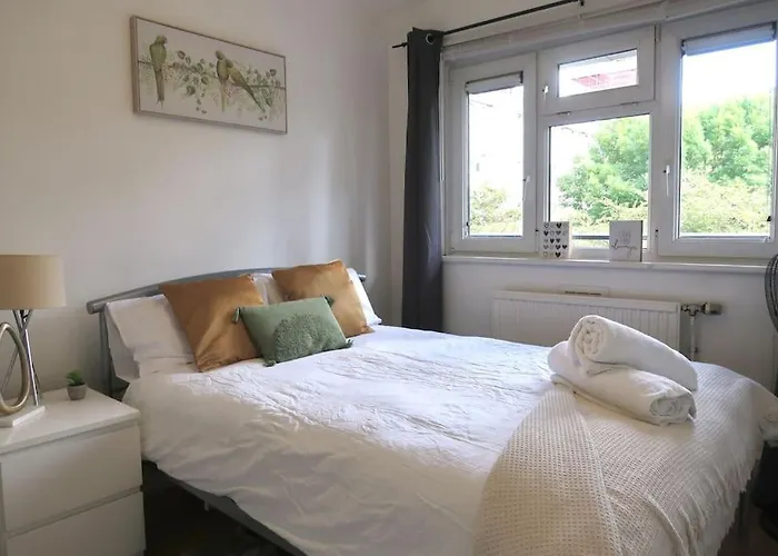 Chic 4-Bed Apartment In Trendy Clerkenwell W Balcony And Walking Distance To Tube